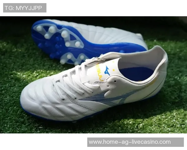 适合各类场地的AG足球鞋推荐助你提升球技与舒适度